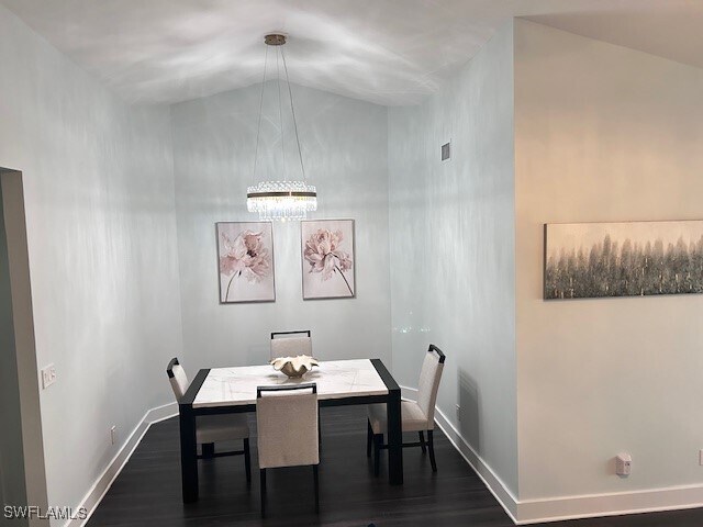 Building Photo - 9828 Luna Cir