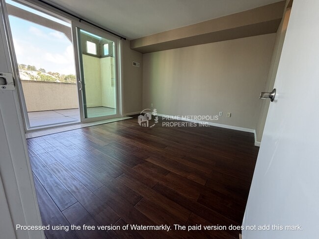 Building Photo - 8400 Oceanview Terrace