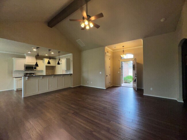 Building Photo - 3 Bed 2 Bath in Edmond!