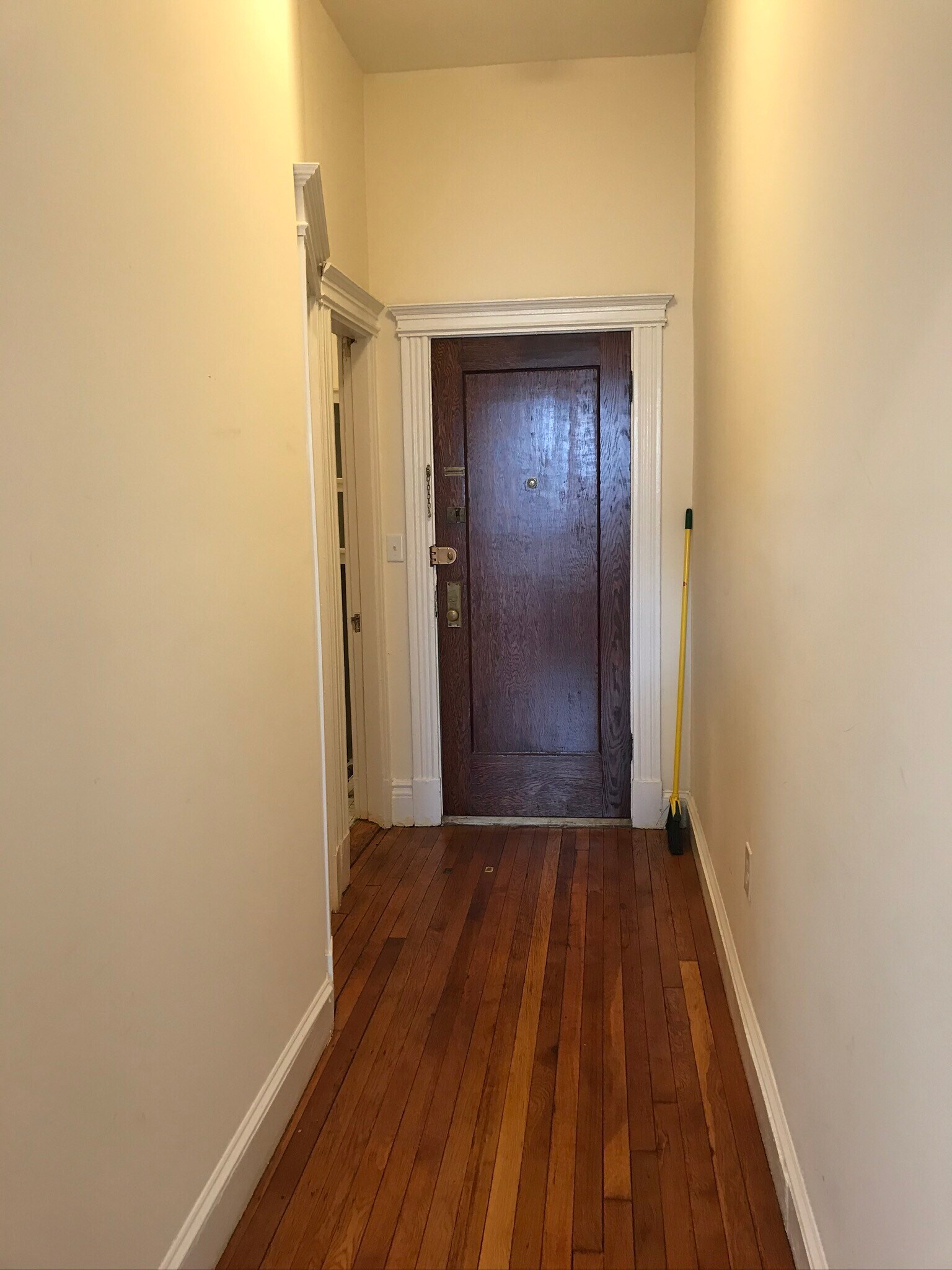 Building Photo - 468 Park Dr