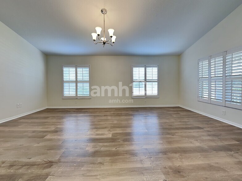 Building Photo - 7530 Citrus Blossom Dr