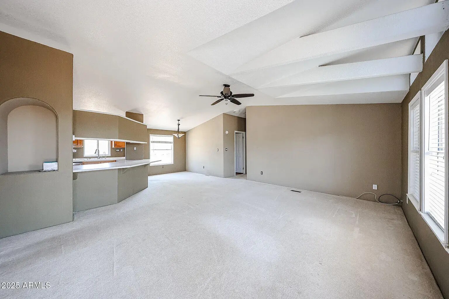 Building Photo - 118 W Leann Ln