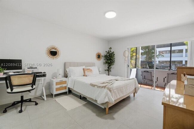 Building Photo - 9227 SW 87th Ave