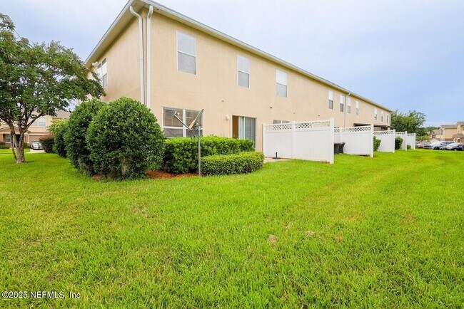 Building Photo - 1500 Calming Water Dr