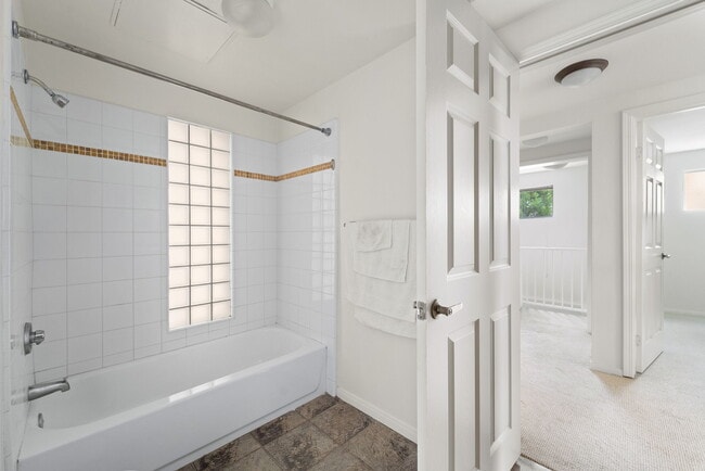 Building Photo - 2400 5th Ave