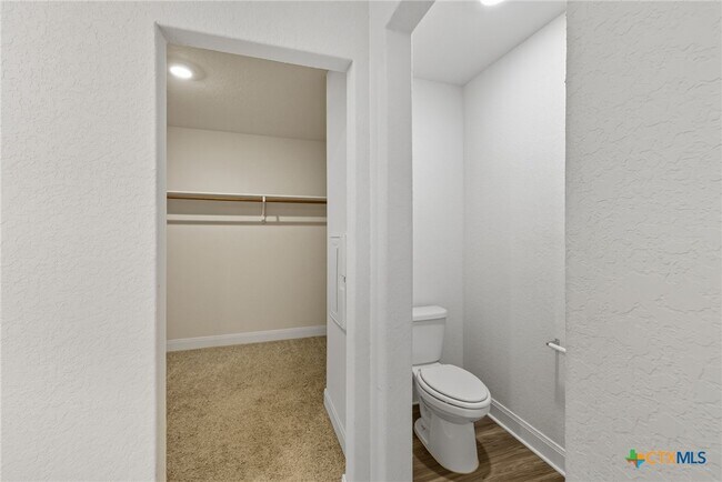 Building Photo - 1308 Parkwood