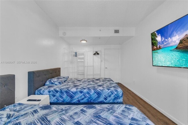 Building Photo - 185 SE 14th Terrace