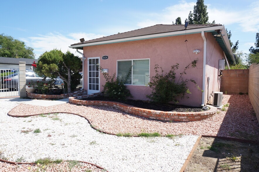 Building Photo - 8826 Quartz Ave