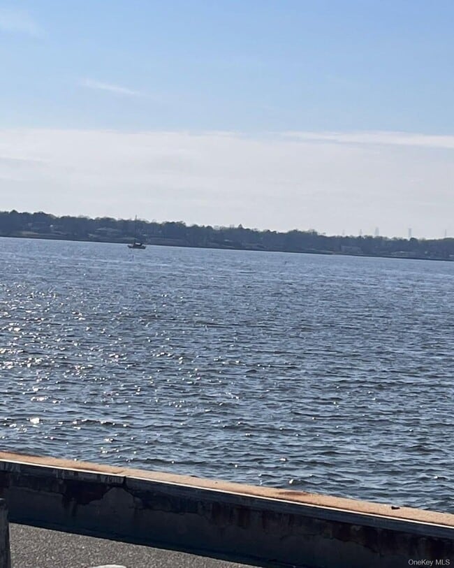 Building Photo - 5 Carlton Ave