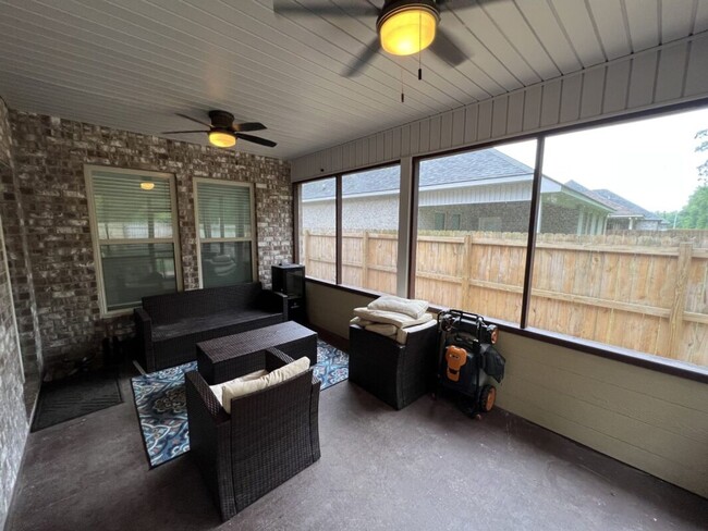 Building Photo - Spacious 5 Bedroom Home in Lake Haven – Zachary, LA