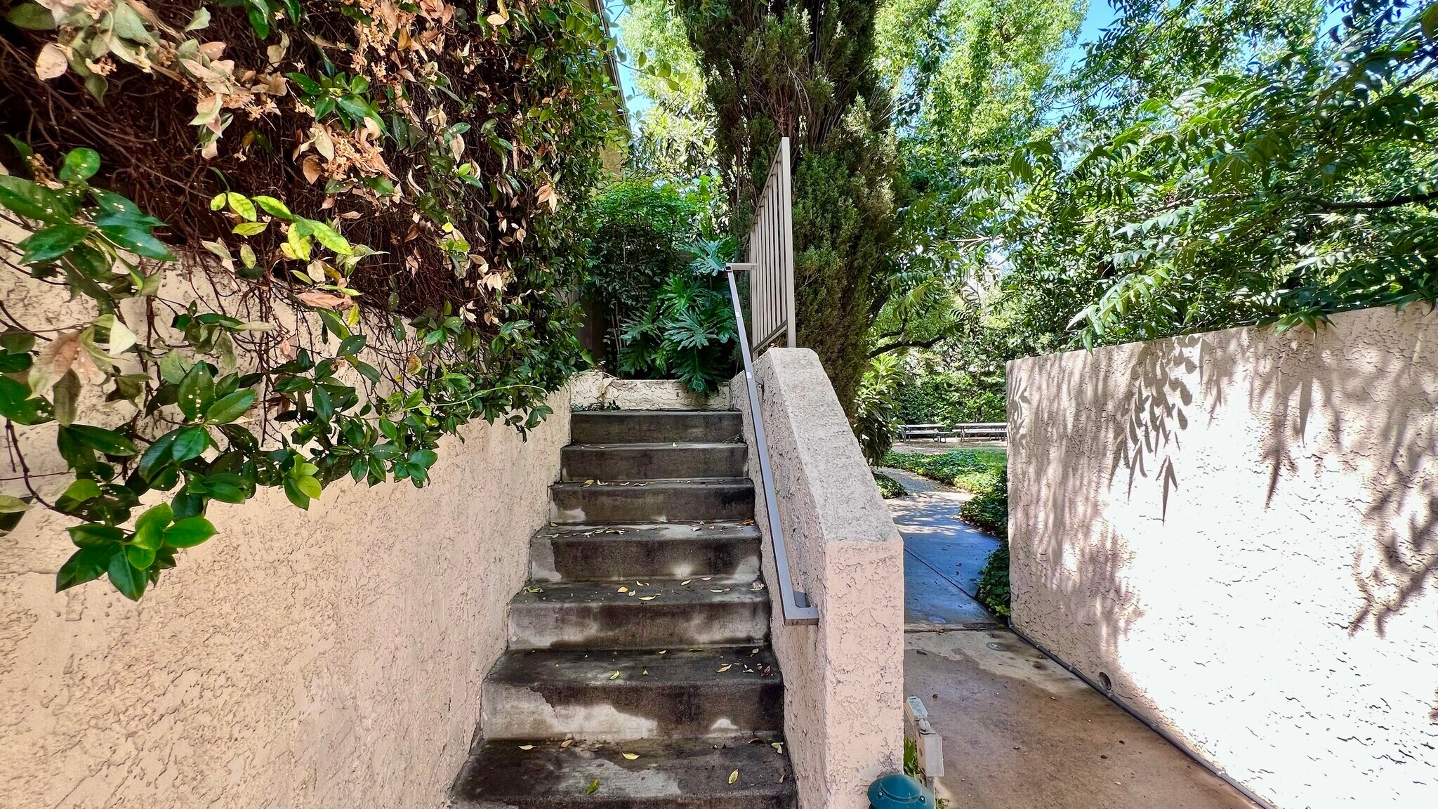 Entry to the unit - 15061 Sherman Way