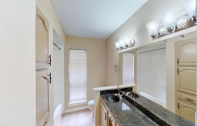 Building Photo - 1124 Kesser Dr