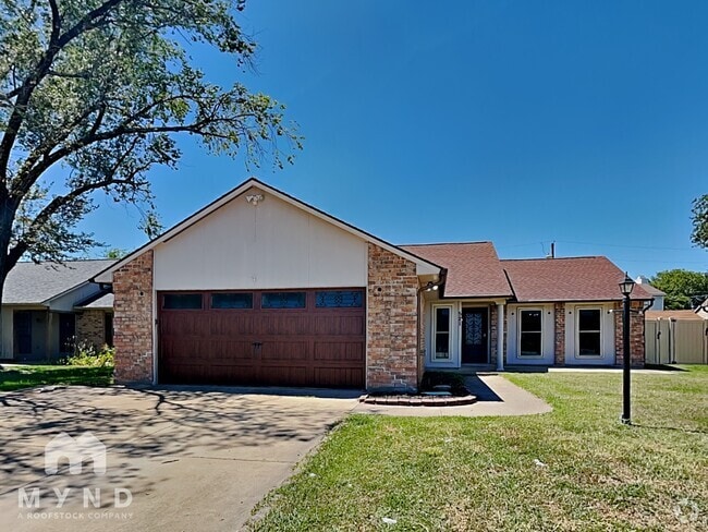 Building Photo - 521 Magnolia Dr