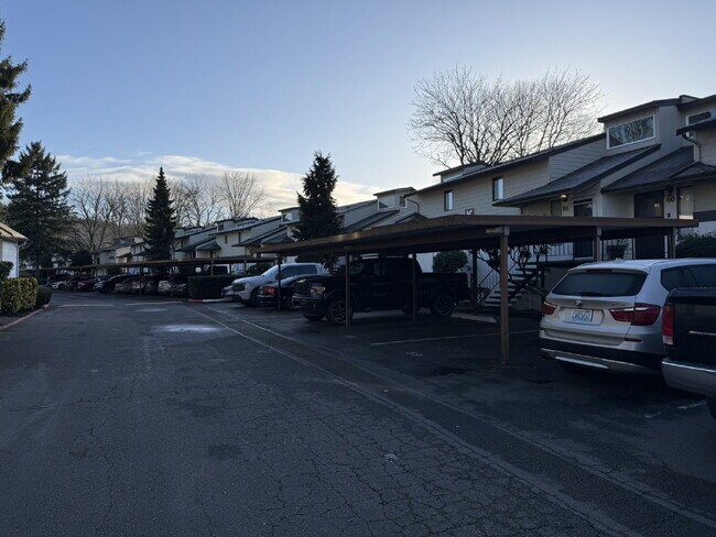 Building Photo - "Spacious 2-Bedroom with 1.5 Baths in the Heart of Kent – 1072 Sq Ft of Comfort!"