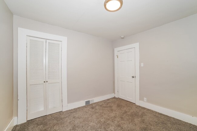 Building Photo - 504 E Forrest Hill Ave
