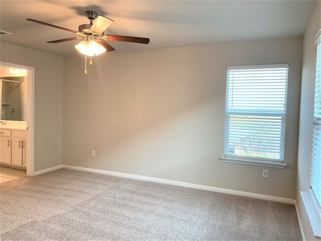 Building Photo - 4-bedroom Home in Vistas of Austin Communi...