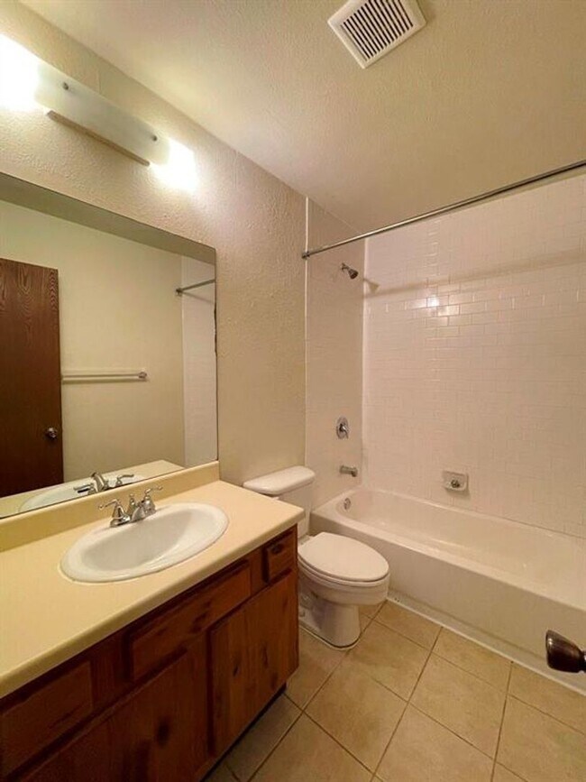Building Photo - 4508 Dorsett Oaks Cir