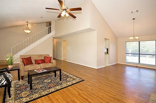 Building Photo - 5309 Maple Ct