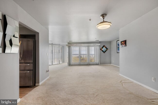 Building Photo - 5213 Le Parc Dr