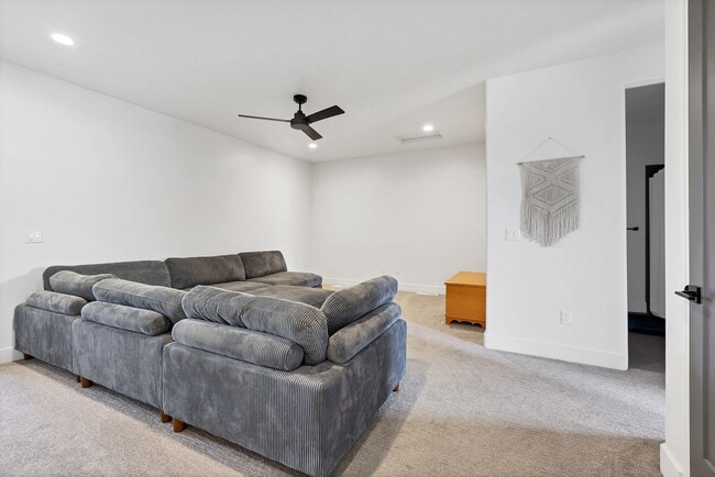 Building Photo - Lovely, Modern Townhome in Scenic Ivins