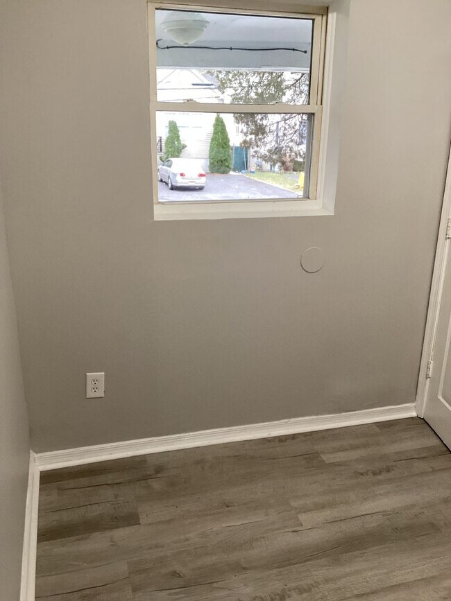 Building Photo - Move-In Ready | Two-Bedroom Apartment in Lakewood