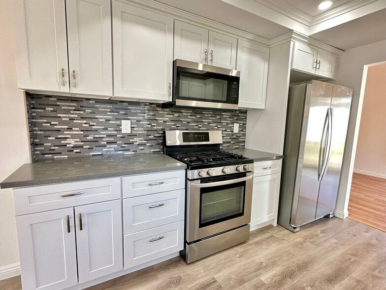 Building Photo - 45202 Pickford Ave