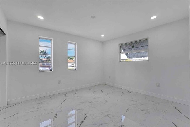 Building Photo - 860 NW 207th St