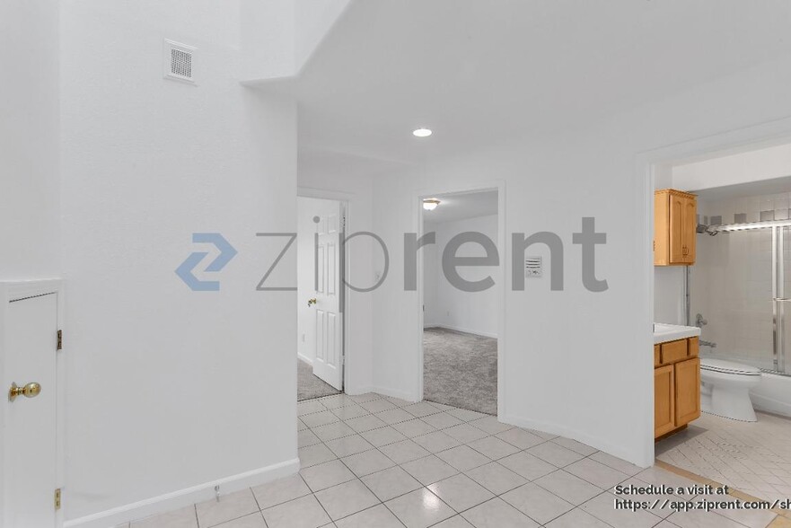 Building Photo - 609 Cambridge St