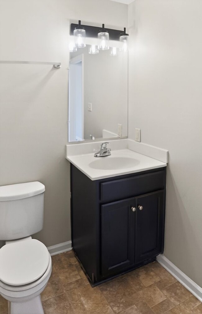 Building Photo - Spacious Two Bedroom Townhome In Kannapolis