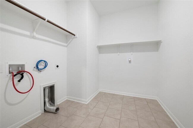 Building Photo - 5146 Veranda Ter