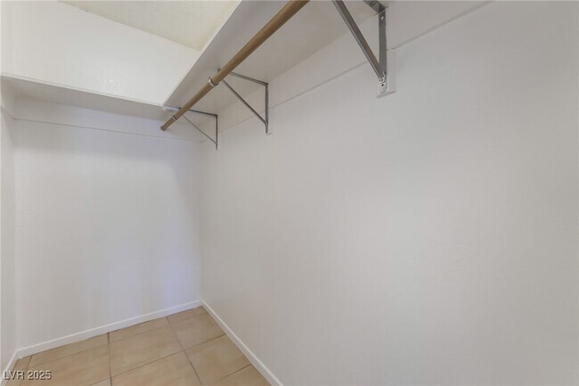 Building Photo - 1801 Evelyn Ave