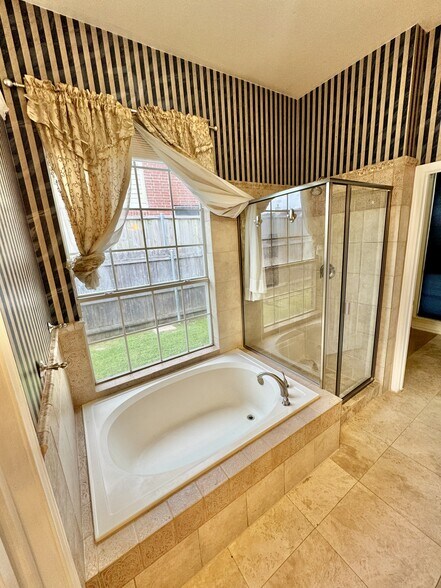 Building Photo - 5606 Allen Ln