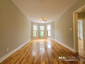 Building Photo - 3 bedroom in CHICAGO IL 60657