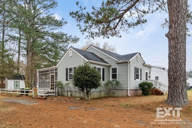 Building Photo - 3 Bedroom 1 Bathroom Home