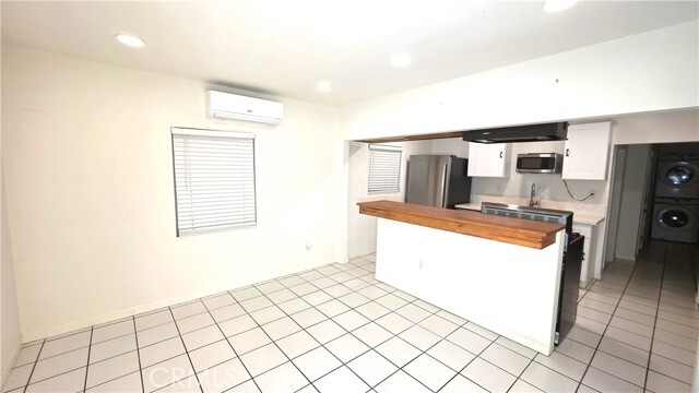 Building Photo - 2820 7th Ave