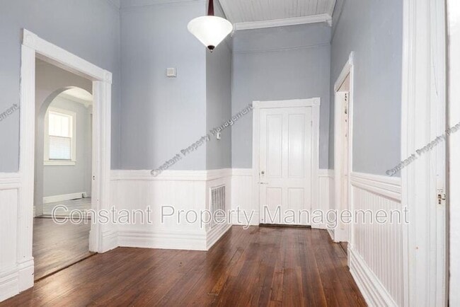 Building Photo - 979 Highland Terrace