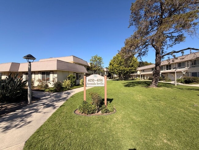 Building Photo - 3 Bed, 2 Bath Tanglewood For Rent- Single Story w/ Garage and AC!