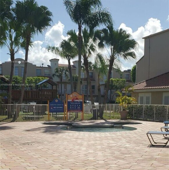 Building Photo - 8660 NW 5th Ter