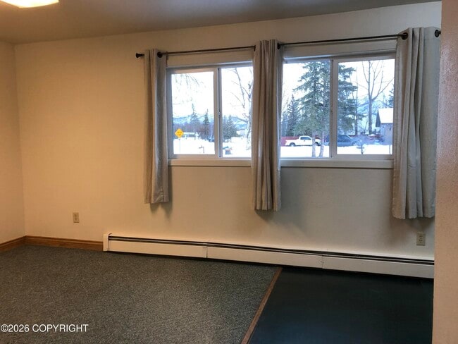 Building Photo - 1100 Ermine St