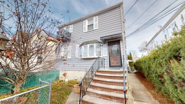 Building Photo - 40 Howard St