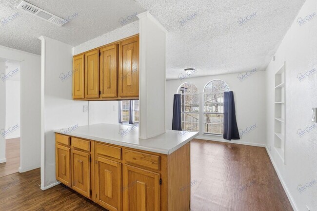 Building Photo - 14614 Seminole Dr