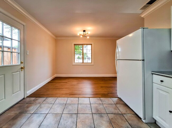 Building Photo - Beautiful Single Story House w/Low Mainten...