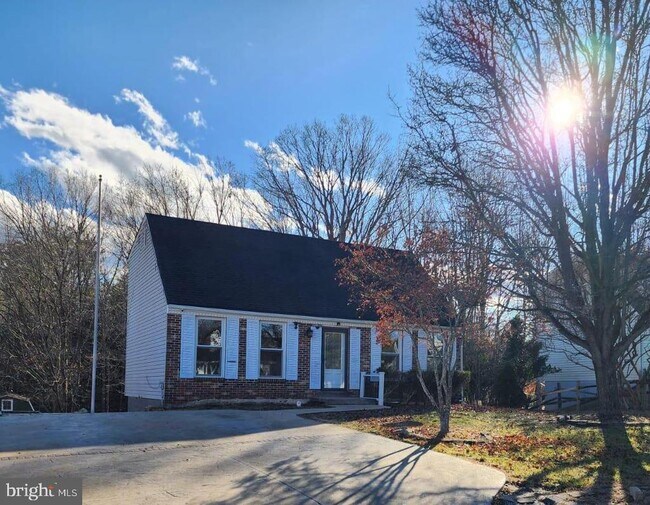 Building Photo - 5625 Reardon Ln