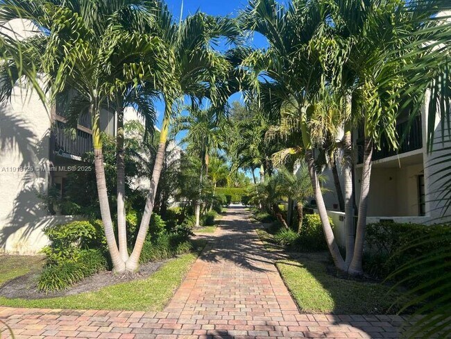 Building Photo - 721 SE 1st Way