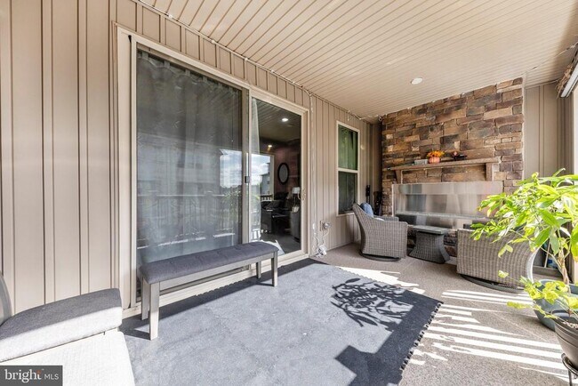 Building Photo - 6110 Stonecat Ct