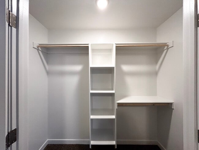 Building Photo - 190 Margette Way