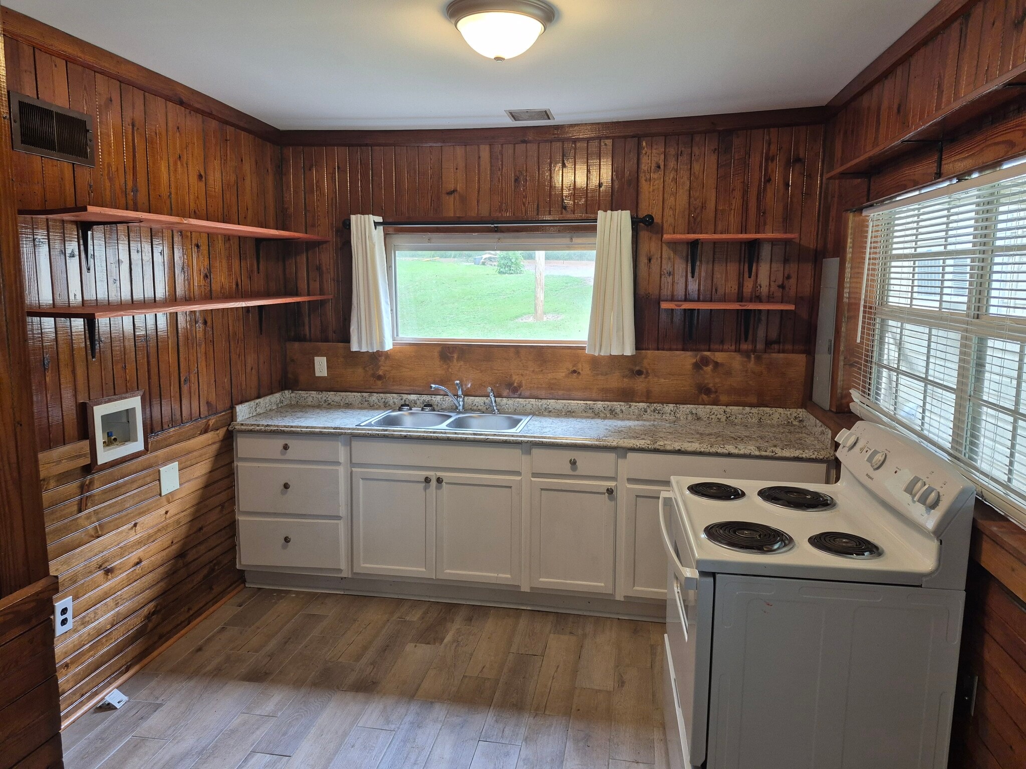 Kitchen - 8085 Cedar Hill Ln