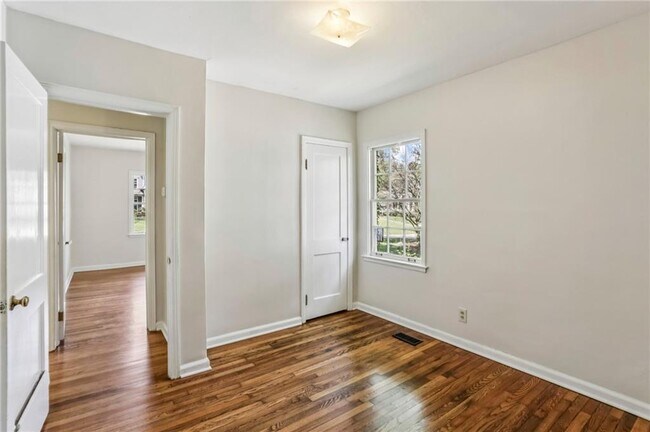 Building Photo - 1304 Conway Rd