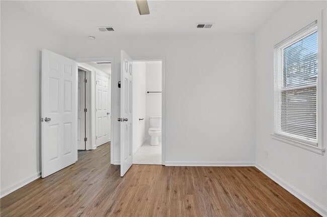 Building Photo - 1439 Westboro Dr SW