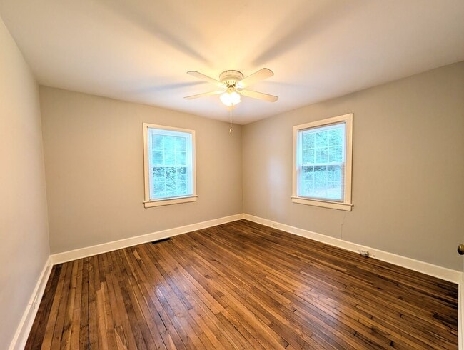 Building Photo - 401 Furches St